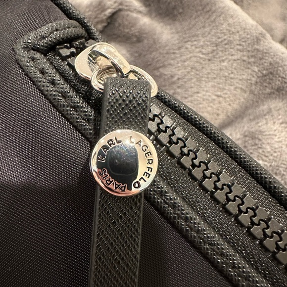 Givey Alert 🚨🚨🚨🚨🚨🚨🚨🚨NWT* Karl Lagerfeld Paris “Amour” Nylon Belt Bag - Picture 13 of 14